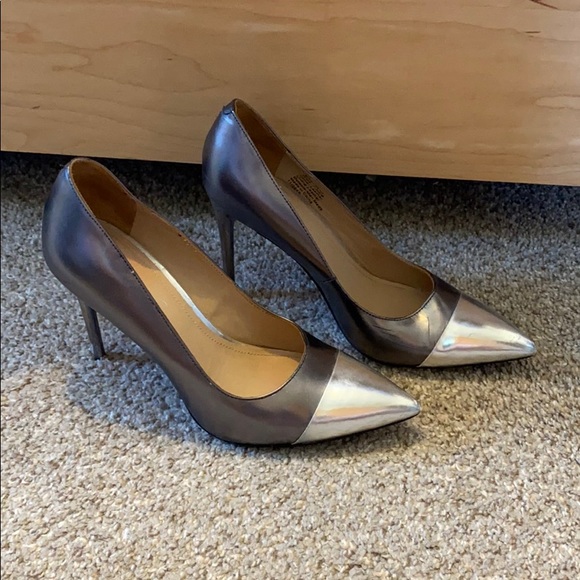 kenneth cole silver heels